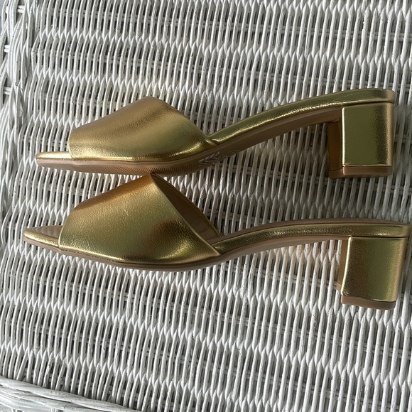 New Chinese Laundry Lana Gold Block Heel Sandals Slides size 7.5 - Picture 10 of 12